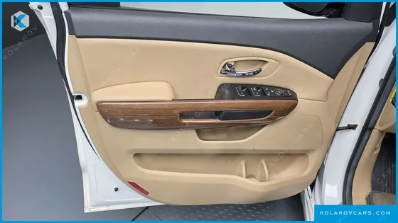KIA CARNIVAL 9-SEATER HI-LIMOUSINE