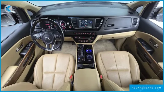 KIA CARNIVAL 7-SEATER HI-LIMOUSINE