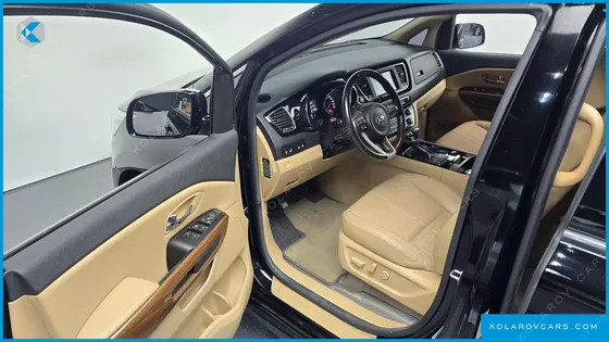 KIA CARNIVAL 7-SEATER HI-LIMOUSINE