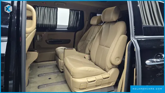 KIA CARNIVAL 7-SEATER HI-LIMOUSINE