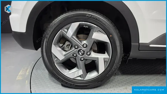 HYUNDAI VENUE 1.6 MODERN