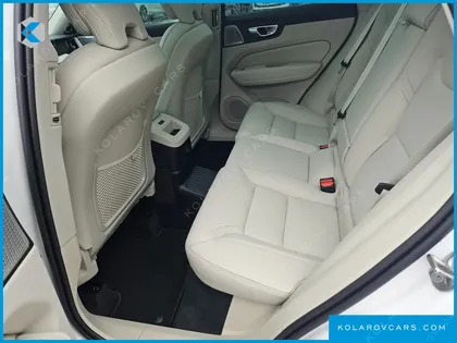VOLVO XC60 T8 ULTRA BRIGHT