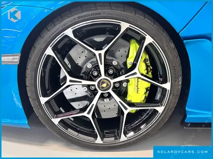 LAMBORGHINI REVUELTO 6.5 V12