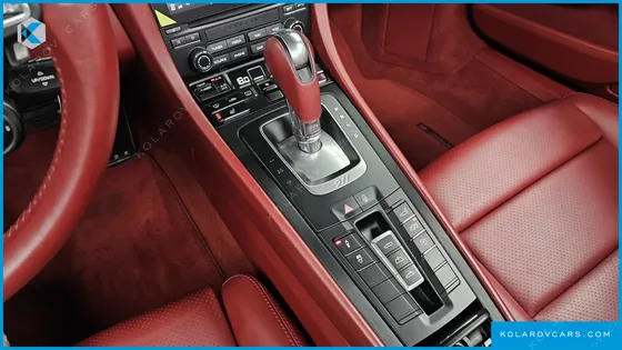 PORSCHE 911 CARRERA 4 GTS CABRIOLET