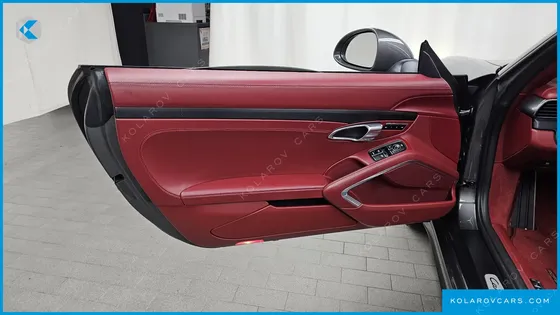 PORSCHE 911 CARRERA 4 GTS CABRIOLET