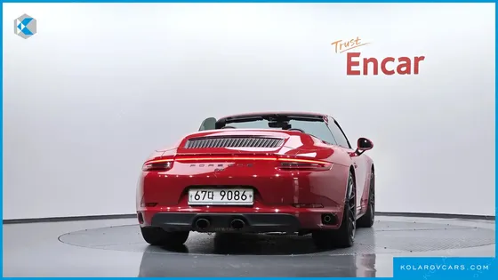 PORSCHE 911 CARRERA 4 GTS CABRIOLET