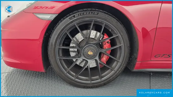 PORSCHE 911 CARRERA 4 GTS CABRIOLET