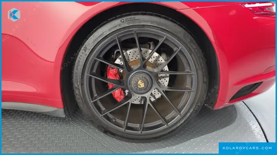 PORSCHE 911 CARRERA 4 GTS CABRIOLET
