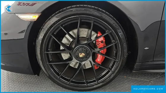 PORSCHE 911 TARGA 4 GTS