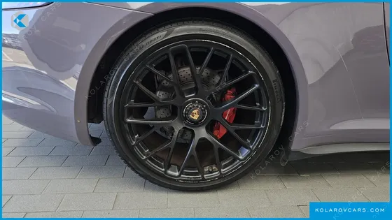 PORSCHE 911 CARRERA 4 GTS