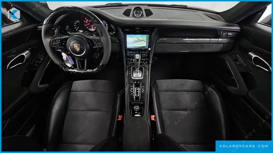 PORSCHE 911 CARRERA 4 GTS