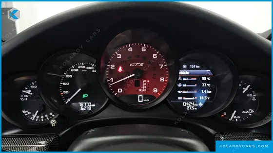 PORSCHE 911 CARRERA 4 GTS