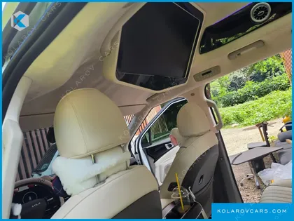 KIA CARNIVAL HEV 7-SEATER HI-LIMOUSINE (SPECIAL VEHICLE)