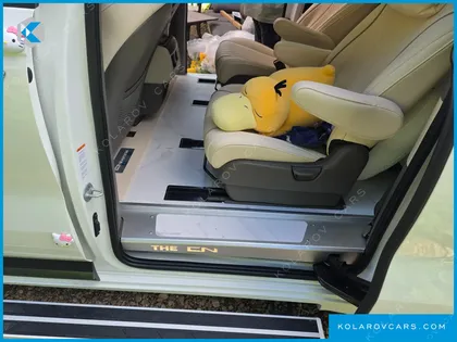 KIA CARNIVAL HEV 7-SEATER HI-LIMOUSINE (SPECIAL VEHICLE)
