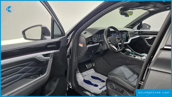 VOLKSWAGEN TOUAREG 3.0 TDI R-LINE FINAL EDITION