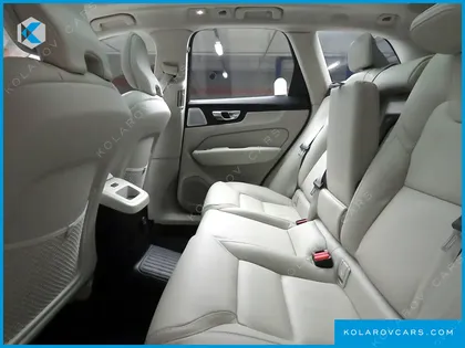 VOLVO XC60 T8 ULTRA BRIGHT