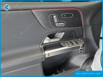 MERCEDES EQB EQB300 4MATIC PROGRESSIVE