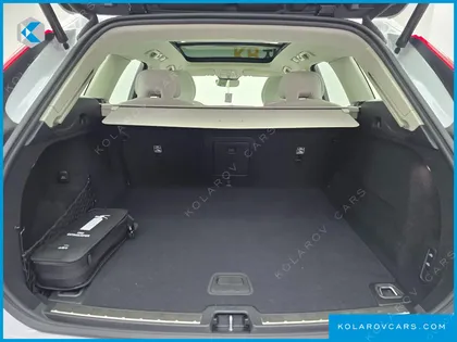VOLVO XC60 T8 ULTRA BRIGHT