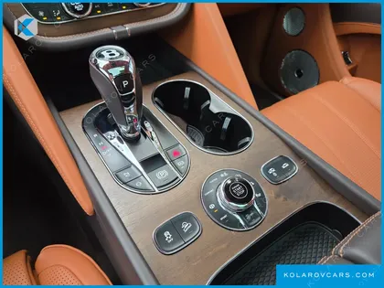 BENTLEY BENTAYGA 4.0 V8 AZURE