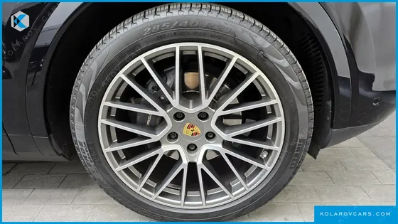 PORSCHE CAYENNE 3.0 COUPE PLATINUM EDITION