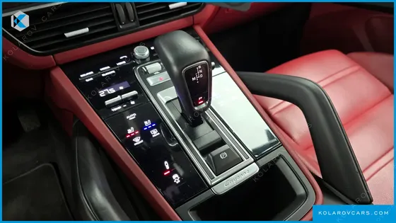 PORSCHE CAYENNE 3.0 COUPE PLATINUM EDITION