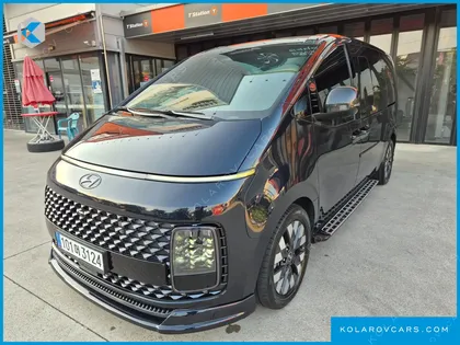 HYUNDAI STARIA 4WD LOUNGE 9-SEATER