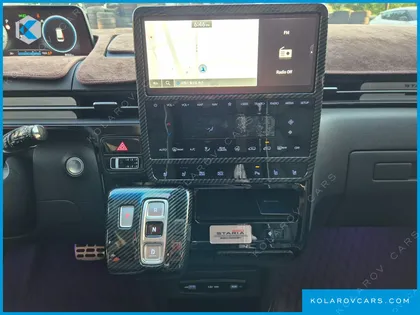 HYUNDAI STARIA 4WD LOUNGE 9-SEATER