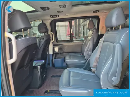HYUNDAI STARIA 4WD LOUNGE 9-SEATER