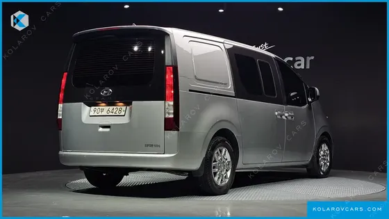 HYUNDAI STARIA CARGO 5-SEATER