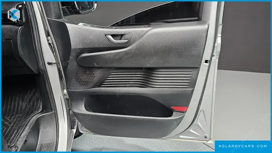 HYUNDAI STARIA CARGO 5-SEATER