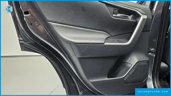 TOYOTA RAV4 2.5 2WD HYBRID XLE