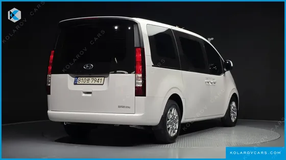 HYUNDAI STARIA CARGO 3-SEATER