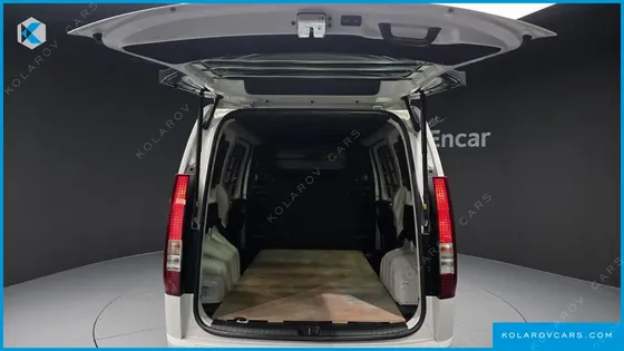 HYUNDAI STARIA CARGO 3-SEATER