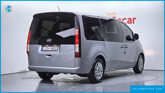 HYUNDAI STARIA TOURER 9-SEATER