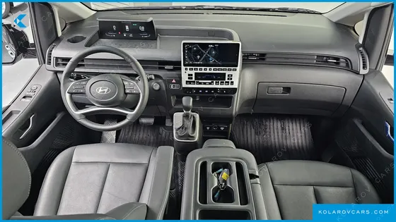 HYUNDAI STARIA TOURER 9-SEATER