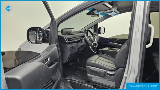 HYUNDAI STARIA TOURER 9-SEATER