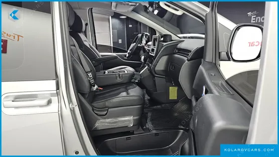 HYUNDAI STARIA TOURER 9-SEATER