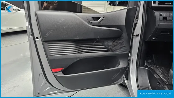 HYUNDAI STARIA TOURER 9-SEATER