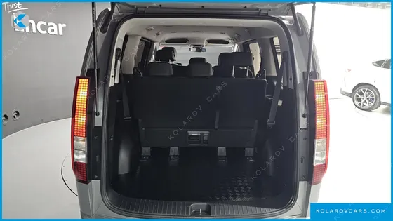 HYUNDAI STARIA TOURER 9-SEATER