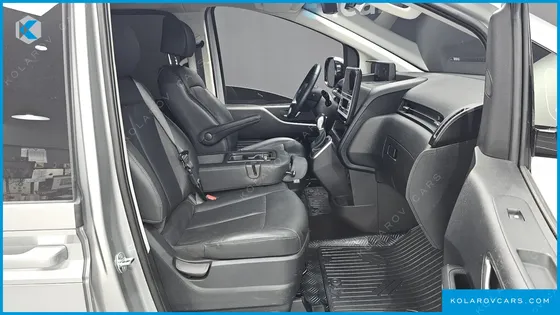 HYUNDAI STARIA TOURER 9-SEATER
