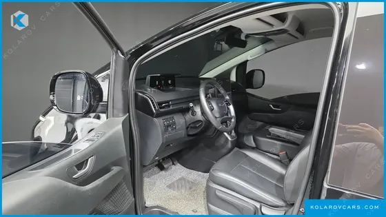 HYUNDAI STARIA CARGO 3-SEATER
