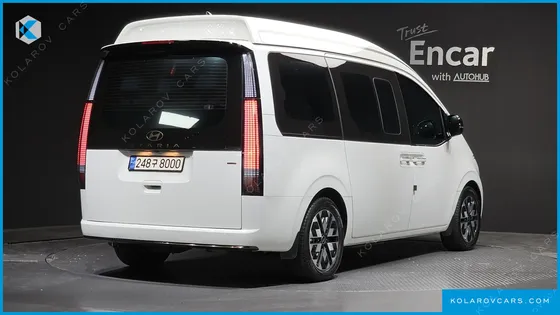 HYUNDAI STARIA 4WD LOUNGE 9-SEATER