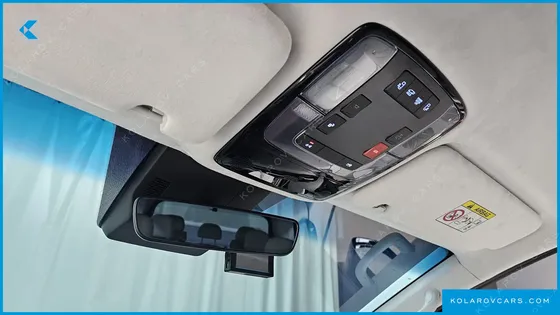 HYUNDAI STARIA 4WD LOUNGE 9-SEATER