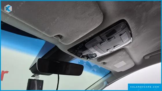HYUNDAI STARIA 4WD LOUNGE 9-SEATER