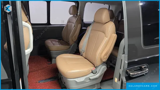 HYUNDAI STARIA 4WD LOUNGE 9-SEATER
