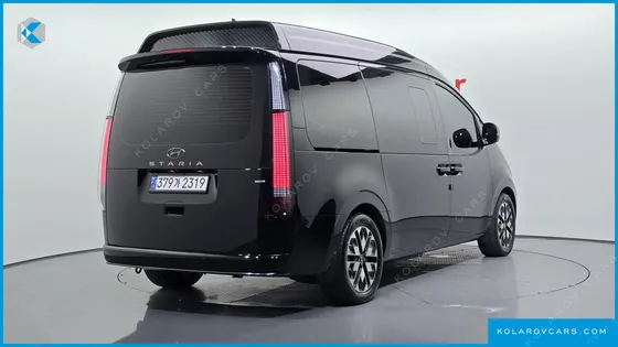 HYUNDAI STARIA 4WD LOUNGE 9-SEATER