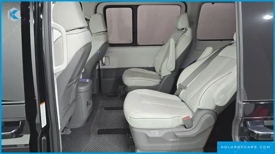 HYUNDAI STARIA 4WD LOUNGE 9-SEATER