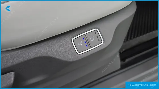 HYUNDAI STARIA 4WD LOUNGE 9-SEATER