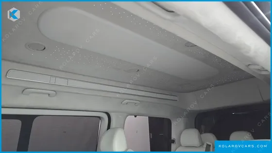 HYUNDAI STARIA 4WD LOUNGE 9-SEATER