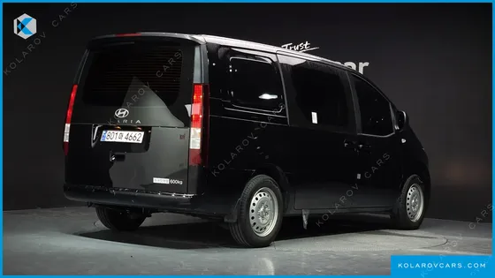 HYUNDAI STARIA CARGO 5-SEATER